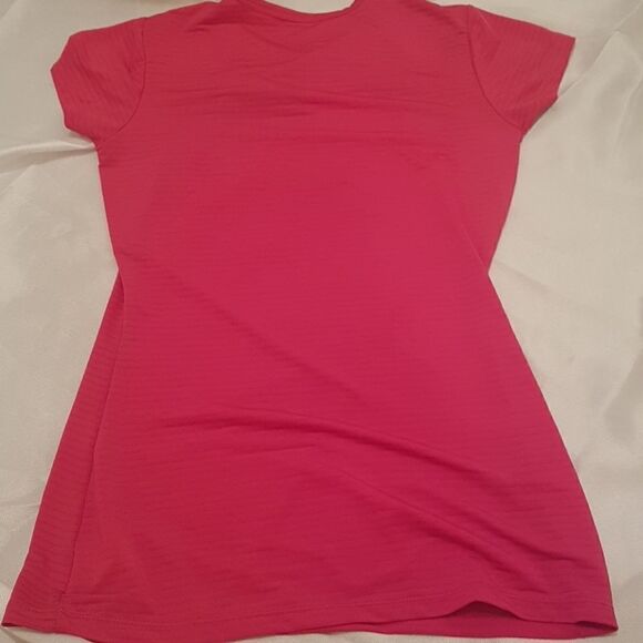 3/$20 Fila woman top tee hot pink XS - Picture 5 of 5